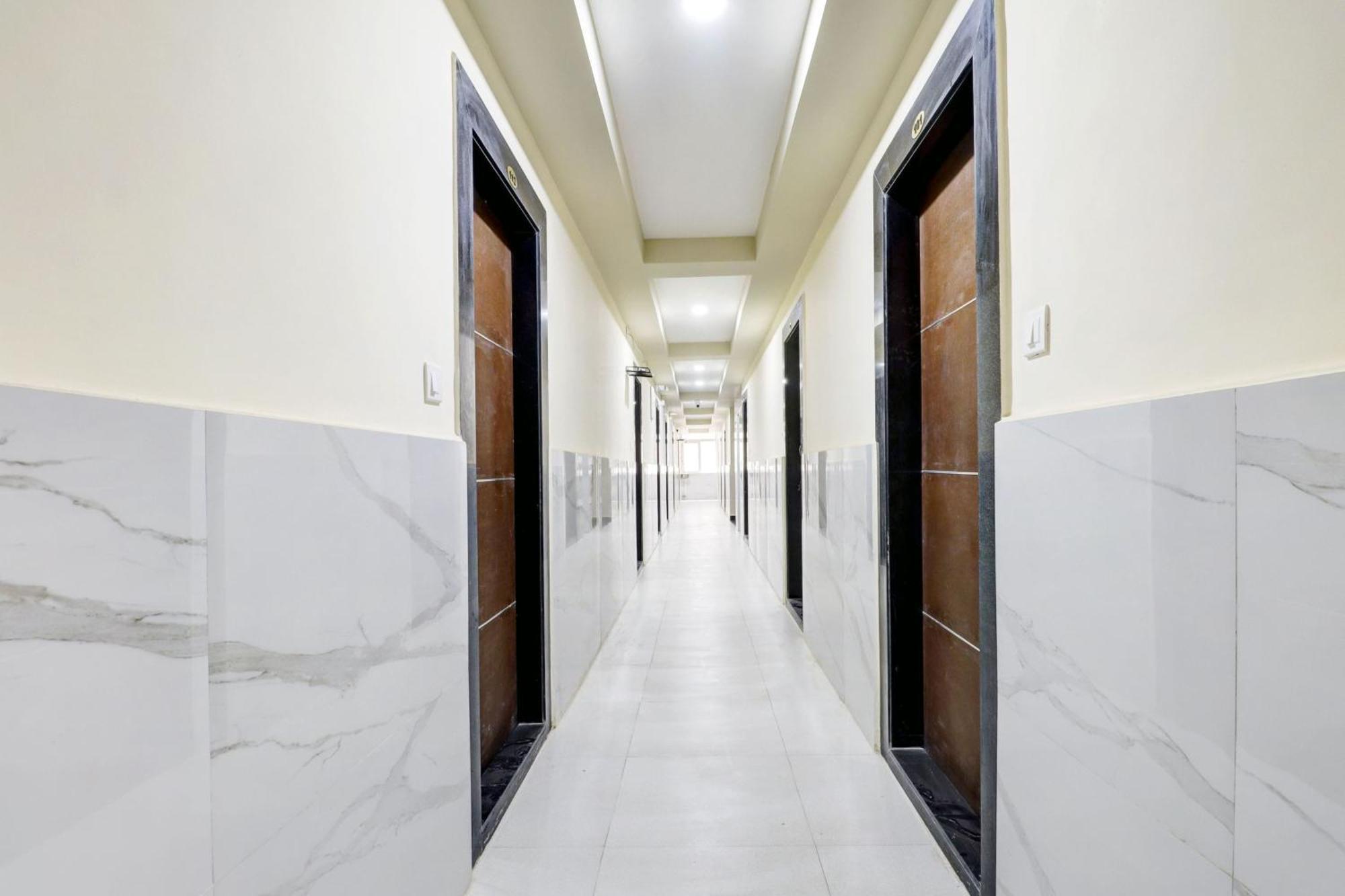Super Hotel O Sri Harshitha Grand Near Zudio - Star Bazaar, Kundalhalli Gate Bangalore Exterior foto